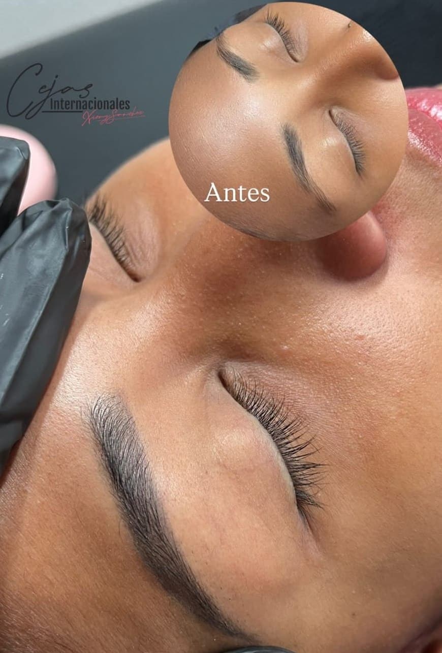 Cejas micropigmentadas ya cicatrizadas con resultado natural y estable